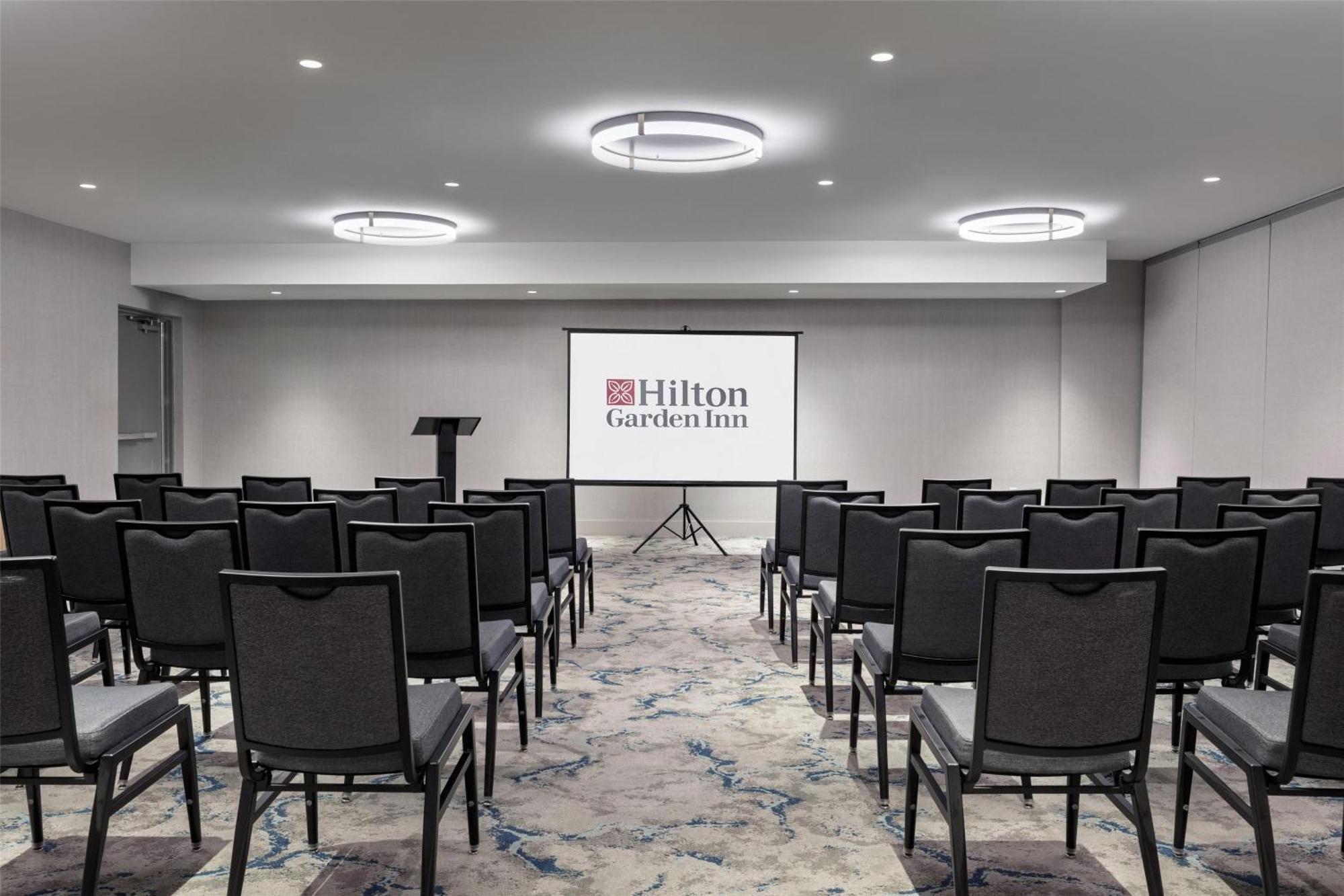 Hilton Garden Lax Angeles Airport Hotel 3*