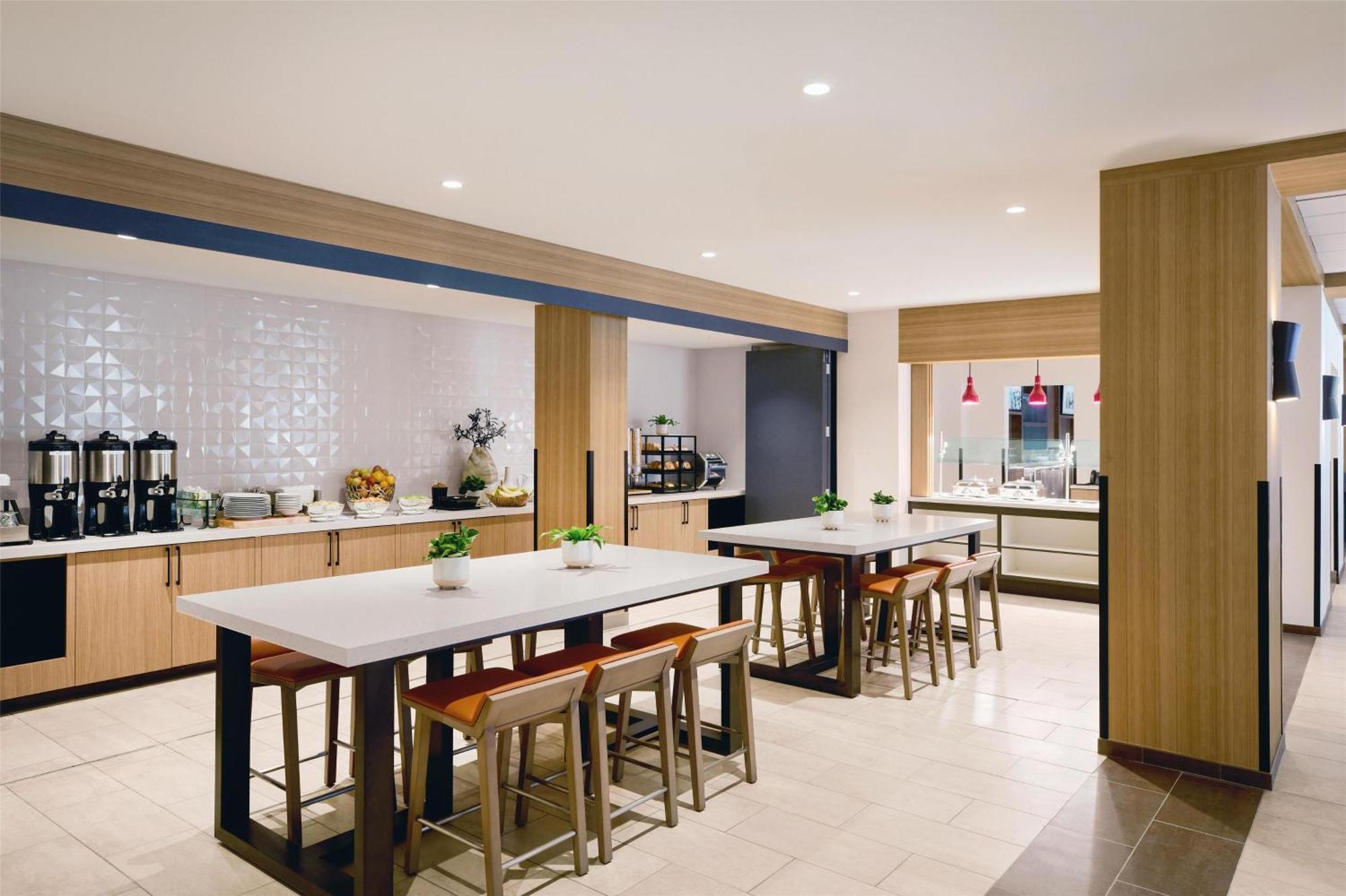 Hotel Hilton Garden Lax Angeles Airport 3*