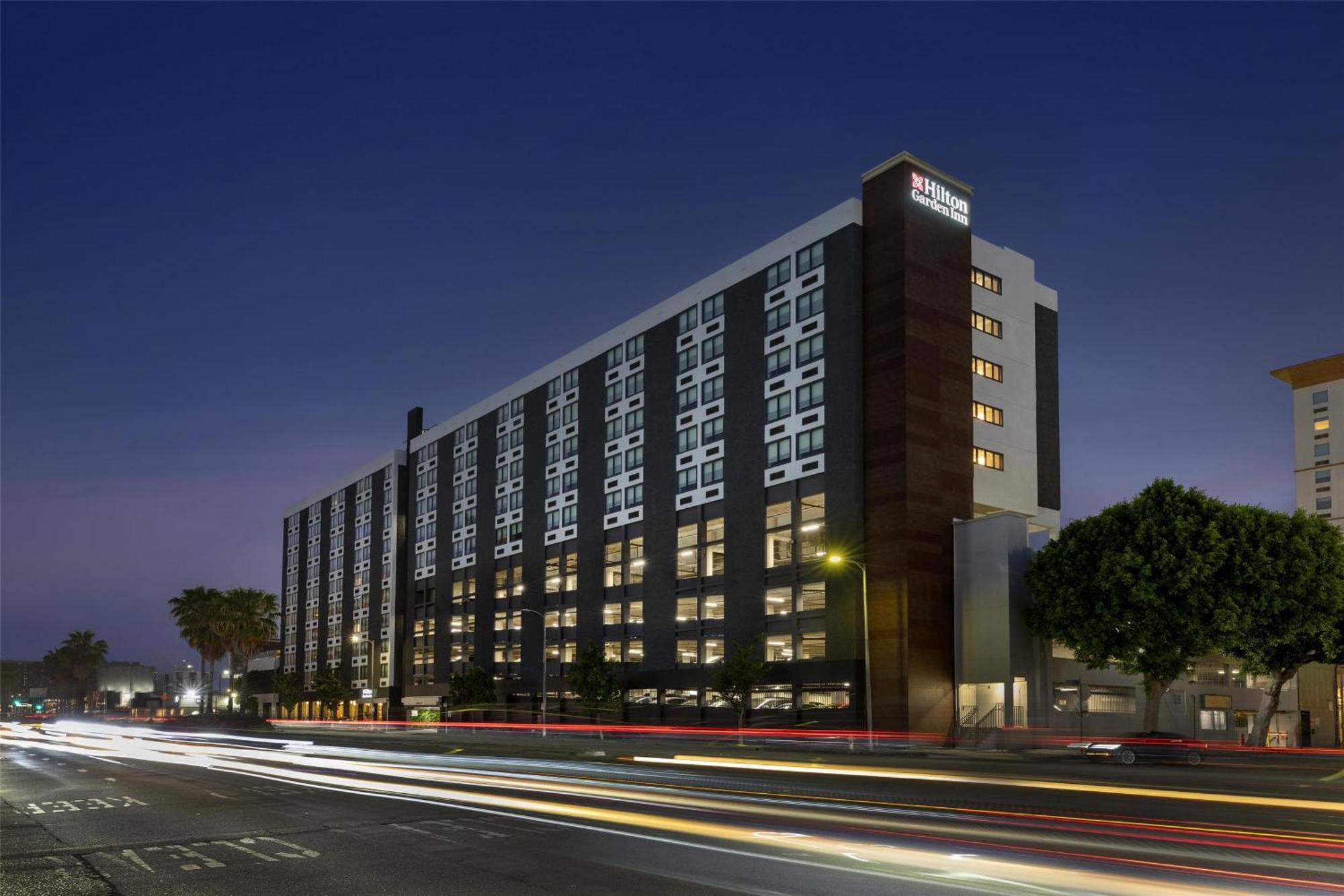 Hilton Garden Lax Angeles Airport 3*